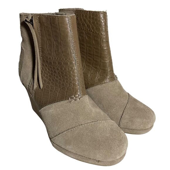 Toms Desert Taupe Beige Suede Croco Embossed Wedge Ankle Boots Women's 6 Zip Up - Picture 2 of 13